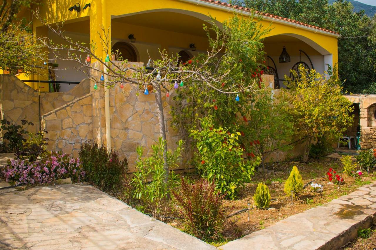 Villa-Maria ตรีโอเปตรา ภายนอก รูปภาพ